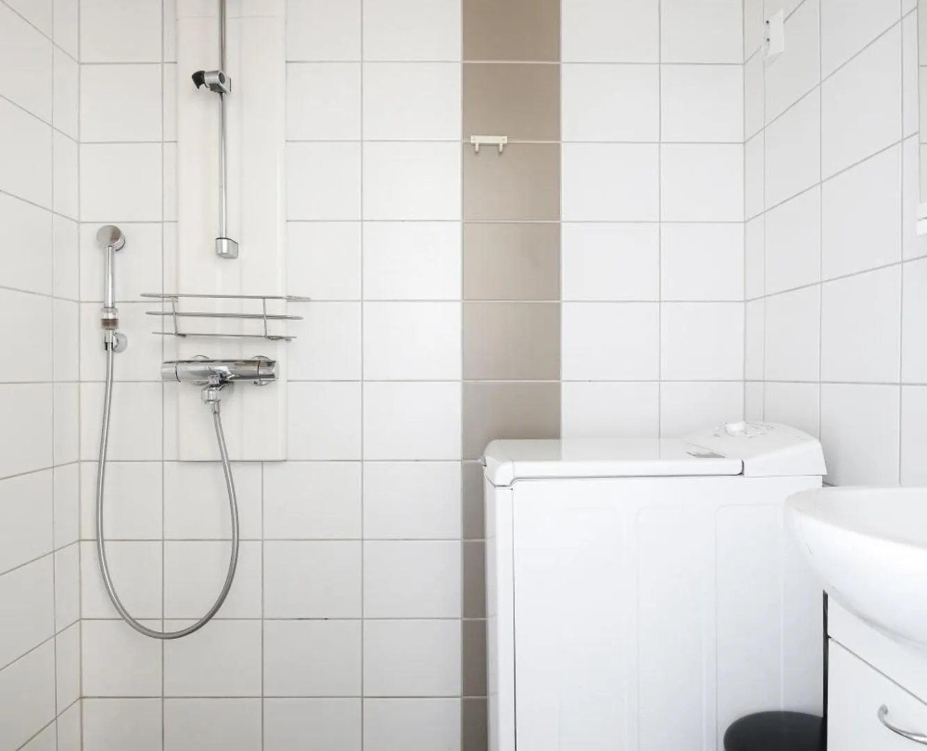 Kotimaailma Apartments Kamppi - 2Br In The City Center With Key Code Helsinki