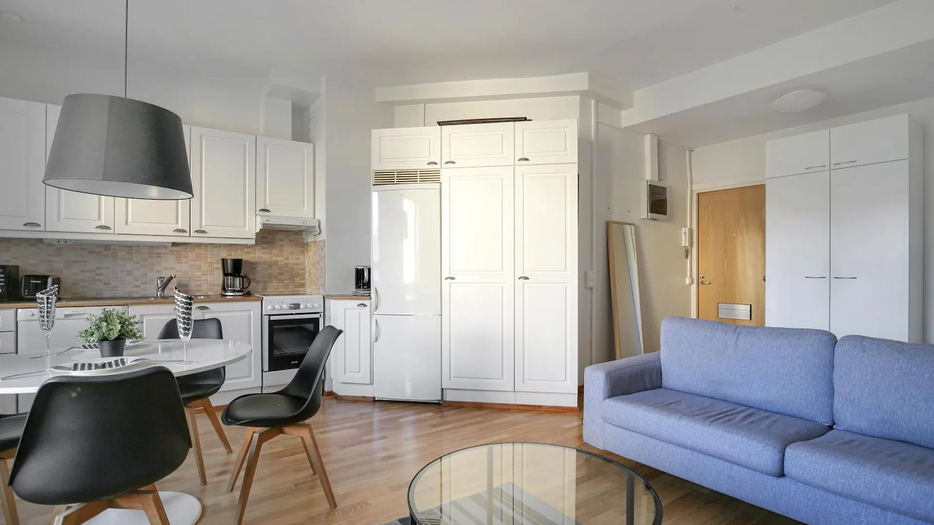 הלסינקי Kotimaailma Apartments Kamppi - 2Br In The City Center With Key Code