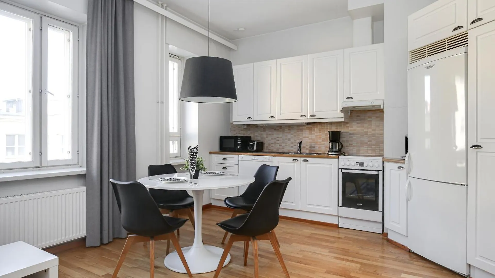 Kotimaailma Apartments Kamppi - 2Br In The City Center With Key Code Helsinki